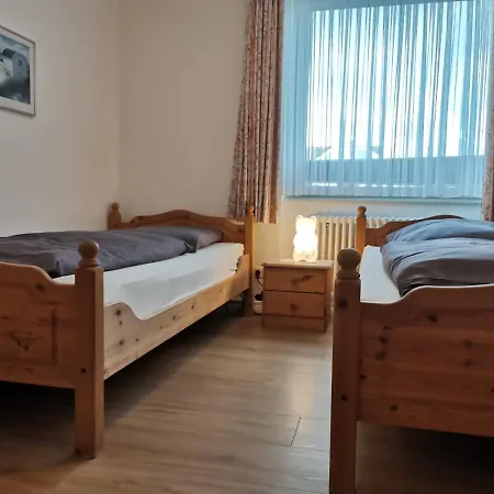 Hallenbad דירה נויהרלינגרזיל