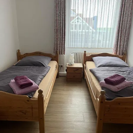 Hallenbad דירה *