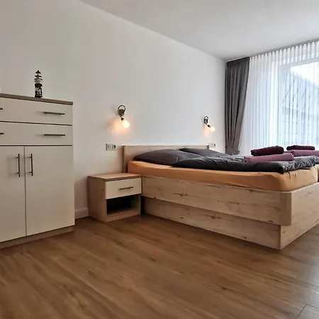 Hallenbad נויהרלינגרזיל